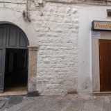 In strada dei Dottula si trova invece il panificio �Santa  Rita�, attivo da quasi cento anni ma gestito della famiglia Bolumetto da cinquanta